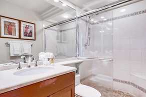 Royal Mauian, #607 2 Bedroom Condo by RedAwning