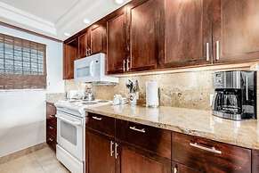 Royal Mauian, #607 2 Bedroom Condo by RedAwning