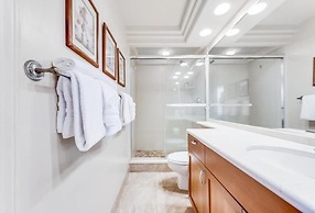 Royal Mauian, #607 2 Bedroom Condo by RedAwning