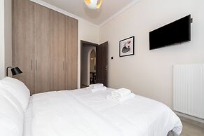 Modern Apartment in Thiseio with Balcony