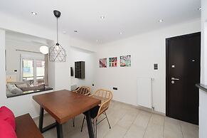 Modern Apartment in Thiseio with Balcony