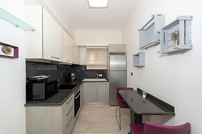 Modern Apartment in Thiseio with Balcony