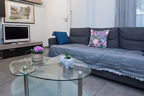 Fresh Spacious Studio Ampelokipoi Metro