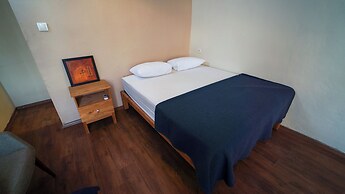 Pin Traveler House & Cocktail