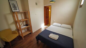 Pin Traveler House & Cocktail