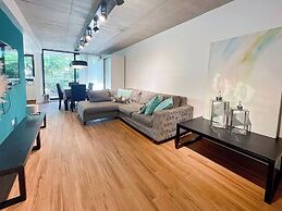 Urban Retreat Elegant Modern Apartment With Balcony in Villa del Parqu