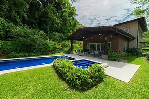 - Casa Forest 4 Bdrm Private Pool Family