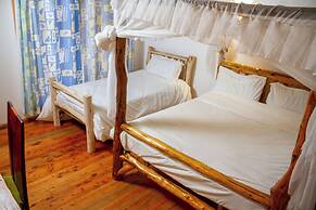 Hillstone Safari Lodge