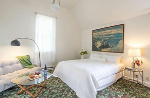 Dennen's Victorian Farmhouse