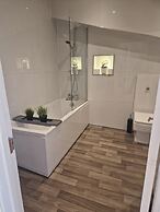 NEW! Grimsby Central, Spacious, 2 Bedrooms