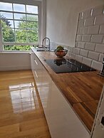 NEW! Grimsby Central, Spacious, 2 Bedrooms