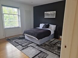 NEW! Grimsby Central, Spacious, 2 Bedrooms