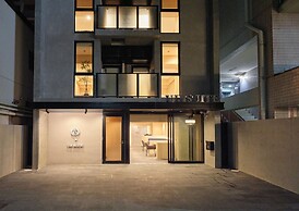 UH SUITE NAMBA STATION