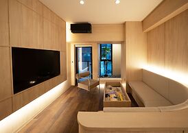 UH SUITE NAMBA STATION