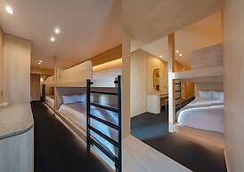 UH SUITE NAMBA STATION