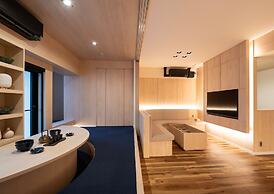 UH SUITE NAMBA STATION