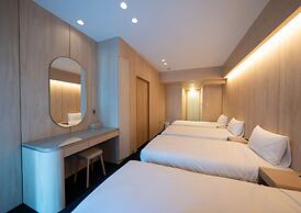 UH SUITE NAMBA STATION