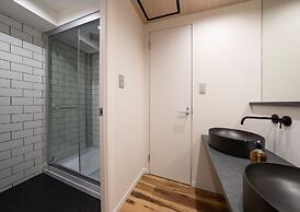 UH SUITE NAMBA STATION