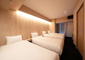 UH SUITE NAMBA STATION