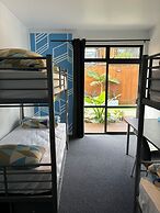 Palm Tree Lodge & Backpackers