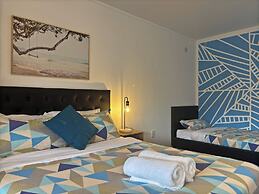 Palm Tree Lodge & Backpackers