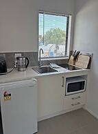 Palm Tree Lodge & Backpackers