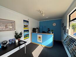 Palm Tree Lodge & Backpackers