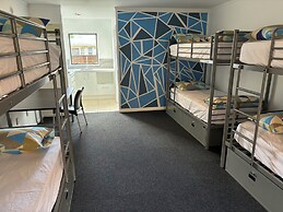 Palm Tree Lodge & Backpackers