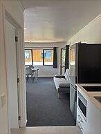 Palm Tree Lodge & Backpackers