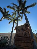 Palm Tree Lodge & Backpackers