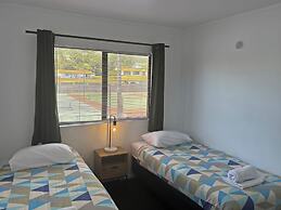 Palm Tree Lodge & Backpackers