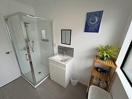 Palm Tree Lodge & Backpackers