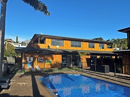 Palm Tree Lodge & Backpackers