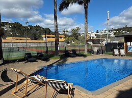 Palm Tree Lodge & Backpackers