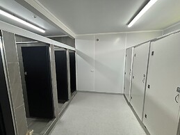 Palm Tree Lodge & Backpackers