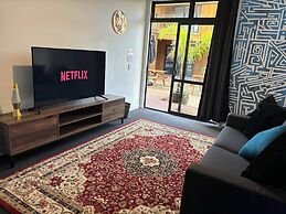 Palm Tree Lodge & Backpackers