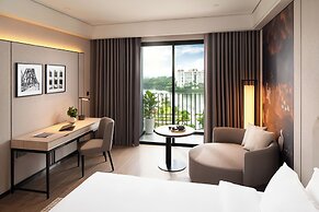 Modena by Fraser Vĩnh Yên