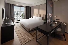 Modena by Fraser Vĩnh Yên