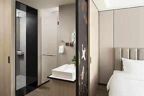 Modena by Fraser Vĩnh Yên