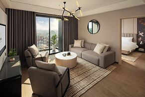 Modena by Fraser Vĩnh Yên