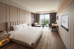 Modena by Fraser Vĩnh Yên