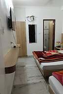 Hotel Shree Sai Dham Near New Delhi Railway Station, Paharganj