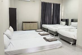 Mulyojaten Hotel & Resto