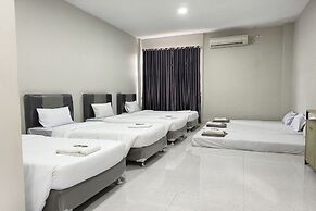 Mulyojaten Hotel & Resto