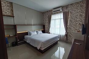 Mulyojaten Hotel & Resto