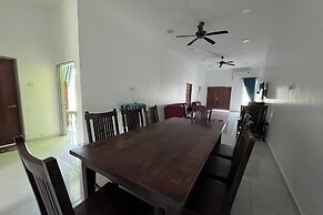 Saujana Villa Cherok Paloh, Kuantan Beach