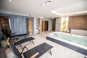 Rókusfalvy Borhotel