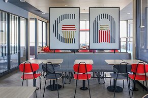 Hotel O Cikarang Near Apartment Riverdale