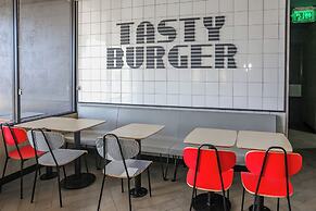 Hotel O Cikarang Near Apartment Riverdale