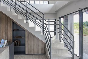 Hotel O Cikarang Near Apartment Riverdale